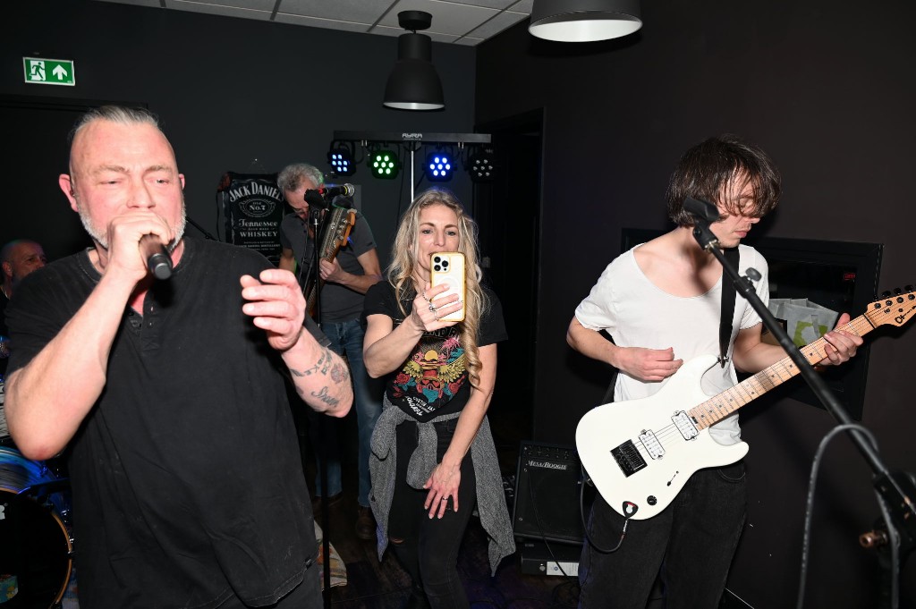 ../Images/10 jaar Ro's Barbershop 314.jpg